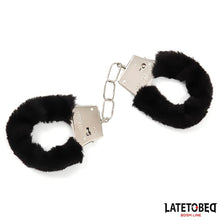 Carregar imagem no visualizador da galeria, Algemas de metal com pêlo preto - Furry metal cuff - Latetobed