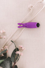Carregar imagem no visualizador da galeria, Mini Vibrador - Coelho roxo