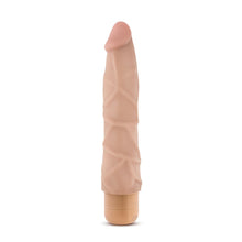 Carregar imagem no visualizador da galeria, Vibrador realístico - Vibe 1 - 19,5cm - Bege - Dr. Skin