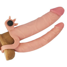 Carregar imagem no visualizador da galeria, Manga extensora vibratória para pénis e dupla penetração - 18cm - Bege - Lovetoy