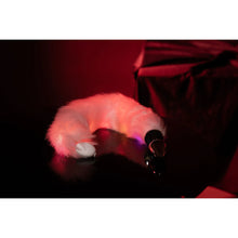 Carregar imagem no visualizador da galeria, Plug anal cauda de raposa branca com luzes LED - Light-up fox tail - Ouch!