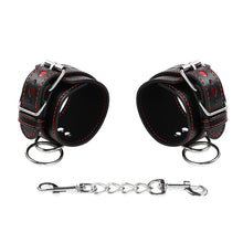 Carregar imagem no visualizador da galeria, Algemas de pulsos com corações - Ohmama