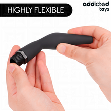 Carregar imagem no visualizador da galeria, Duche anal preto para adaptar na mangueira do chuveiro - Modelo 2 - Universal anal cleaner - Addicted toys