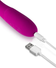 Carregar imagem no visualizador da galeria, Vibrador Recarregável Betty by Yoba