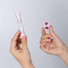 Carregar imagem no visualizador da galeria, Dado com posições e ampulheta - versão para Heterossexuais - Chronomasutra Play Straight