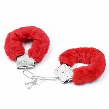 Carregar imagem no visualizador da galeria, Algemas de metal com pêlo - Vermelho - Fur Love Cuffs

