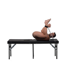 Carregar imagem no visualizador da galeria, Mesa de bondage dobrável com algemas
