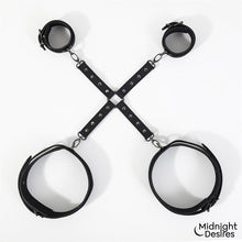 Carregar imagem no visualizador da galeria, Restrição pulsos e coxas - Cuffs &amp; thigh hogtie set - Midnight Desires
