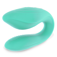 Carregar imagem no visualizador da galeria, Vibrador duplo - para casal - com estimulador vaginal e clitóris e comando - Kama - Rithual
