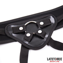 Carregar imagem no visualizador da galeria, Cinta / Arnês de strap-on com anel metálico - Corset-back strap-on harness - Latetobed
