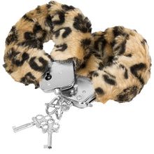 Carregar imagem no visualizador da galeria, Algemas de metal com pêlo - Leopardo - Fur Love Cuffs
