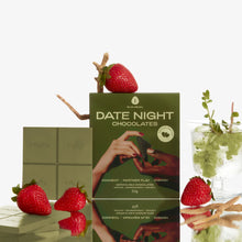 Carregar imagem no visualizador da galeria, Chocolates afrodisíacos morango e matcha + jogo verdade ou consequência
