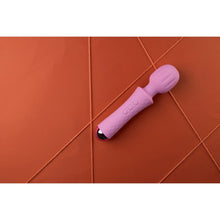 Carregar imagem no visualizador da galeria, Estimulador / Varinha - Small wand vibrator - Rosa - Loveline
