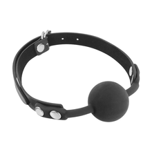 Carregar imagem no visualizador da galeria, Mordaça com bola de silicone - Preta - Fetish Tentation
