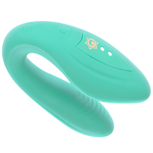 Carregar imagem no visualizador da galeria, Vibrador duplo - para casal - com estimulador vaginal e clitóris e comando - Kama - Rithual
