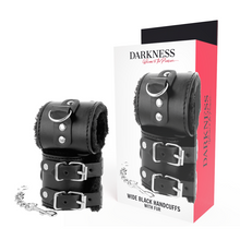 Carregar imagem no visualizador da galeria, Algemas ajustáveis e forradas com pelo - Wide black handcuffs with fur - Darkness
