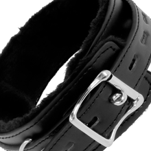 Carregar imagem no visualizador da galeria, Coleira e trela - Black furry collar with leash - Darkness
